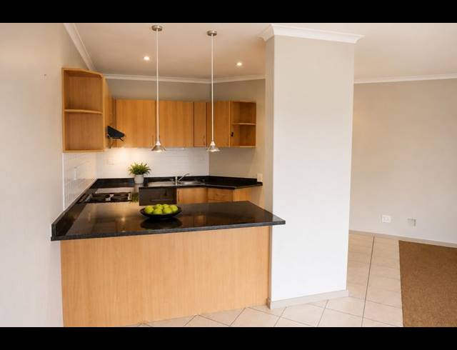 2 BEDROOM PROPERTY TO RENT IN VREDEHOEK